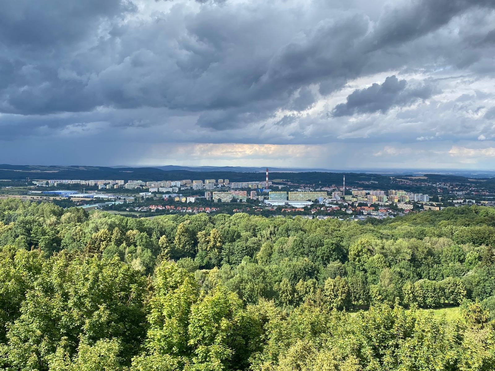 widok z wieży widokowej w Szczawnie-Zdroju