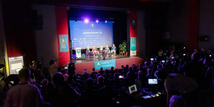 III edycja Dolnośląskiego Forum Gospodarczego przyciągnęła setki uczestników