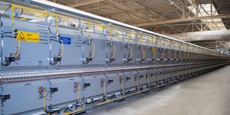 Najdłuższy piec w Europie do wypału płytek Cersanit