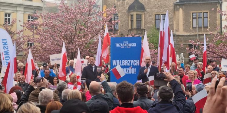 Prezydent Wałbrzycha Roman Szełemej i Rafał Trzaskowski