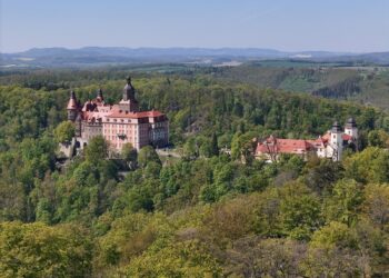 Zamek Książ Pomnikiem Historii. Decyzja Prezydenta Andrzeja Dudy wyróżnia Wałbrzych.